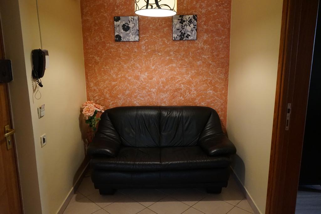 Agentia H Accommodation Bucureşti Exterior foto
